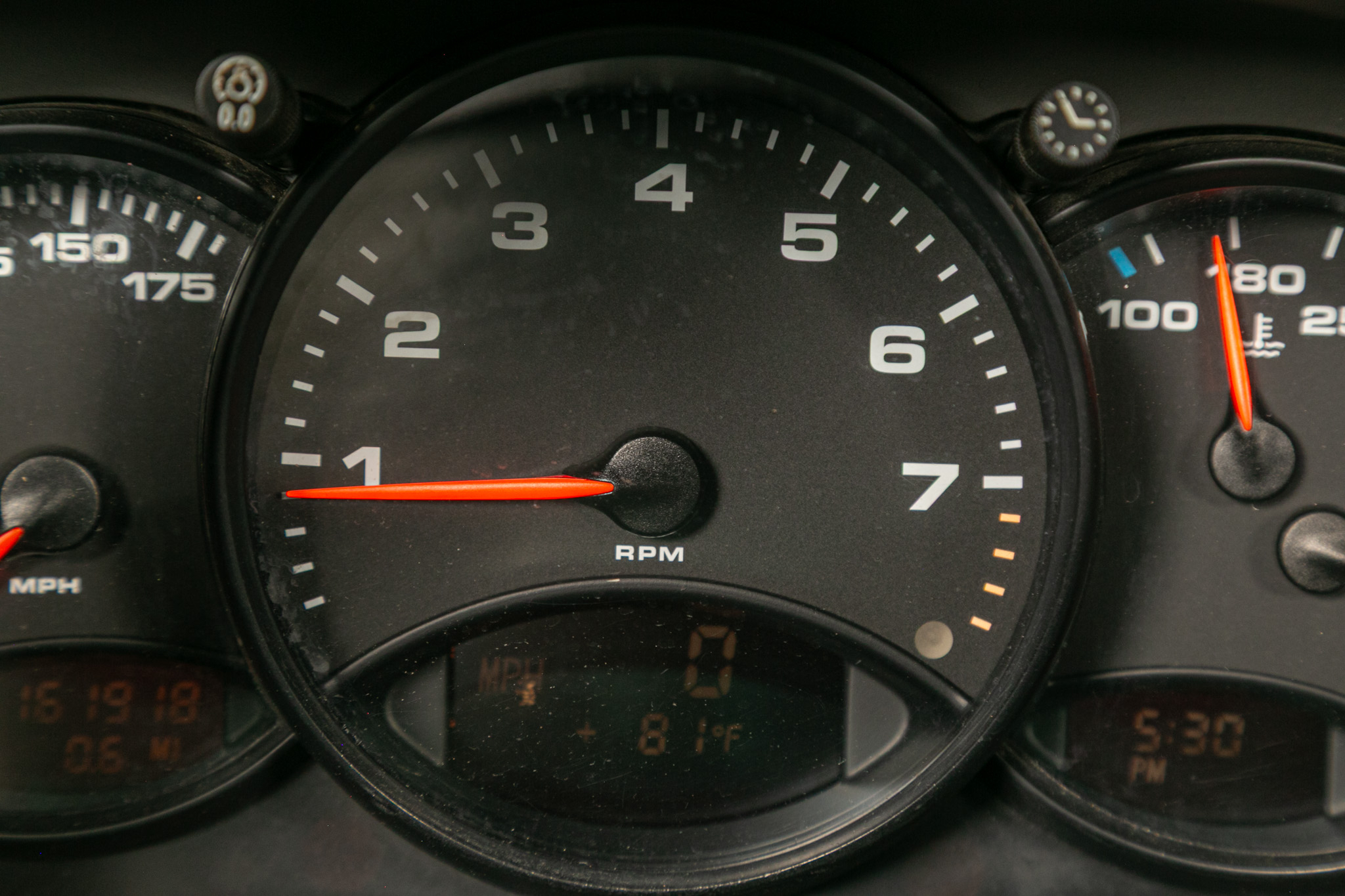 Porsche 911 Carrera 2dr Carrera Cabriolet 6-Spd Manual 2001