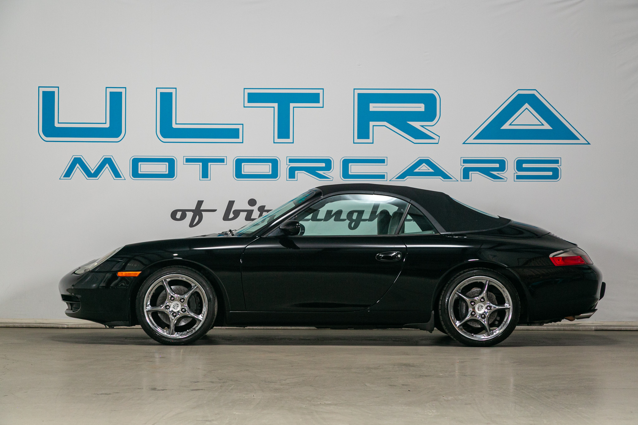 Porsche 911 Carrera 2dr Carrera Cabriolet 6-Spd Manual 2001