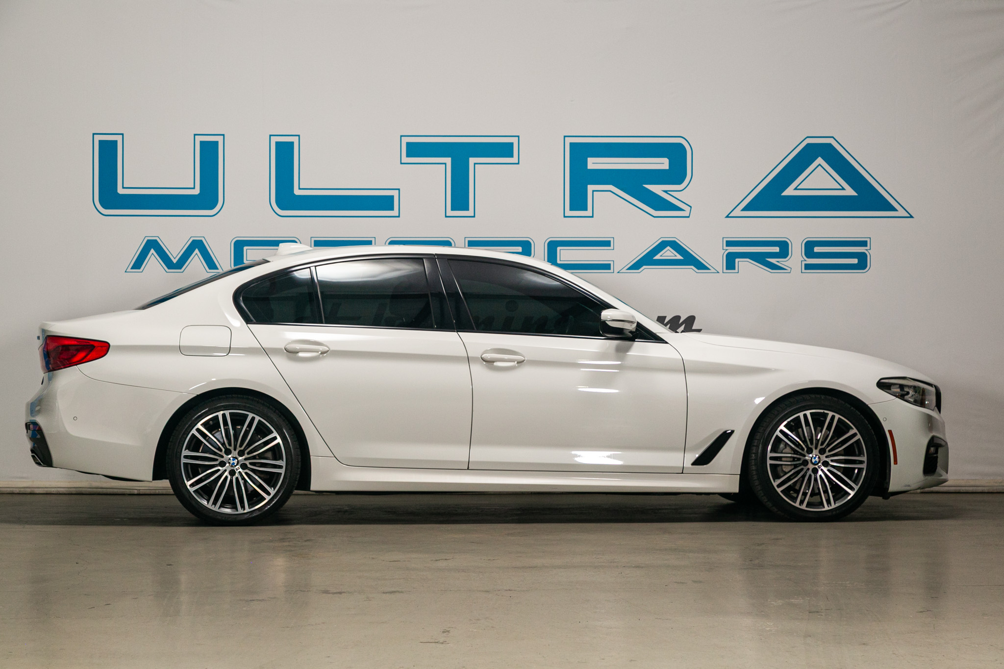 BMW 5 Series 540i Sedan 2019