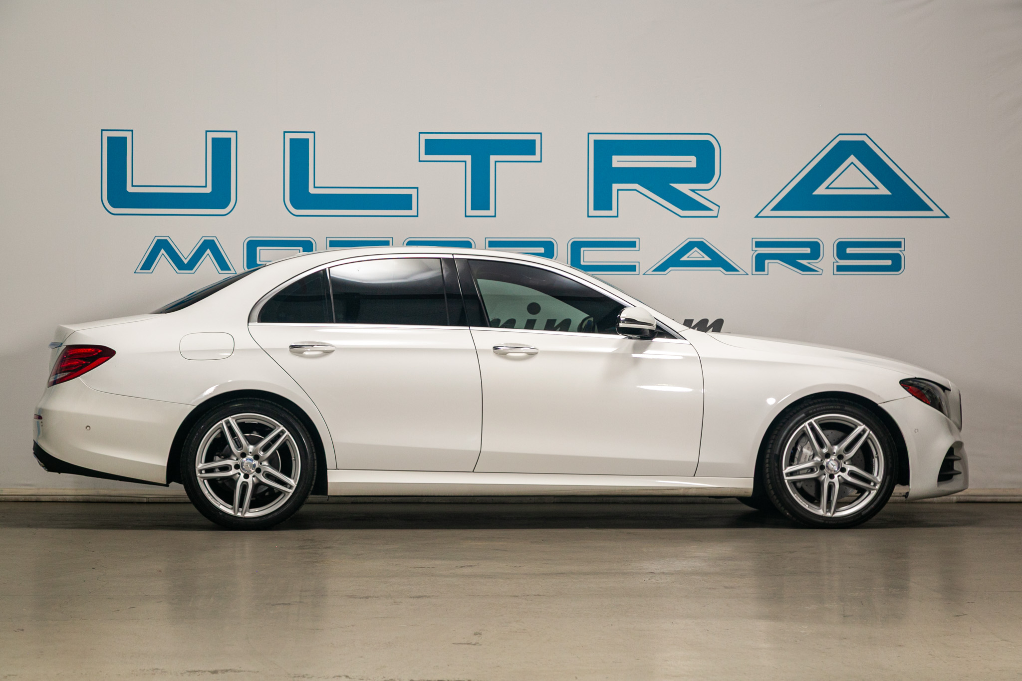 Mercedes-Benz E-Class E 300 Luxury 4MATIC Sedan 2017