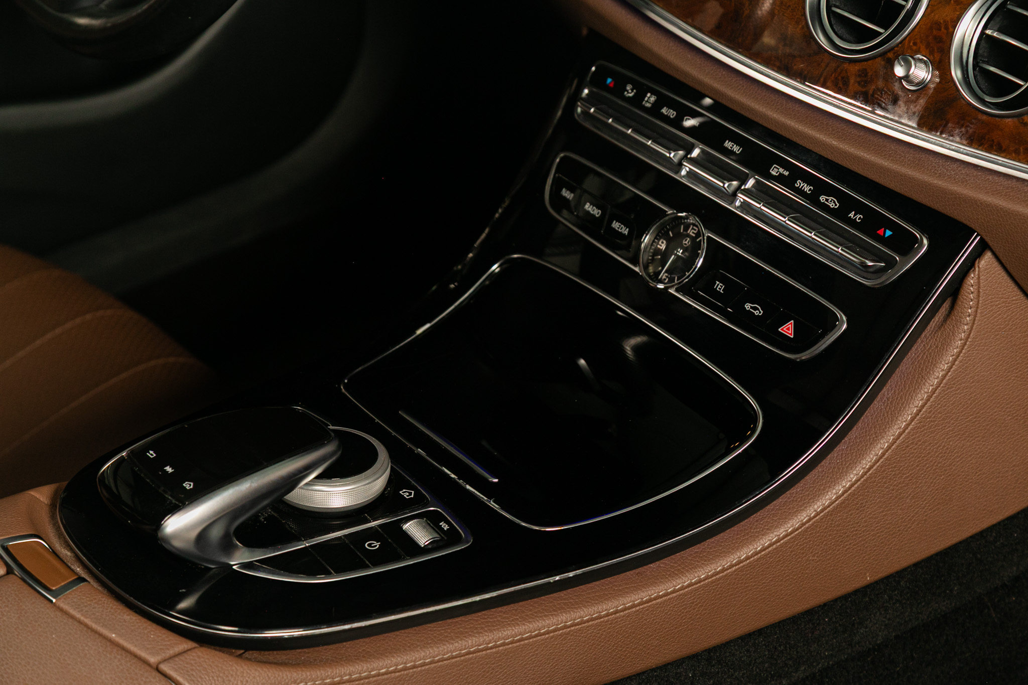 Mercedes-Benz E-Class E 300 Luxury 4MATIC Sedan 2017