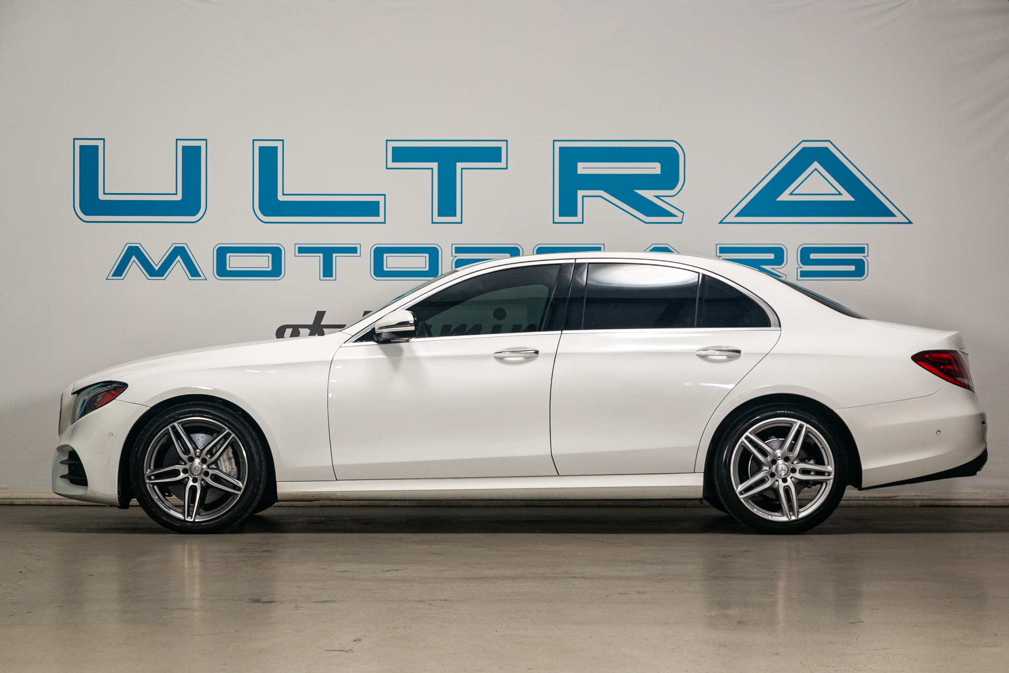 Mercedes-Benz E-Class E 300 Luxury 4MATIC Sedan 2017