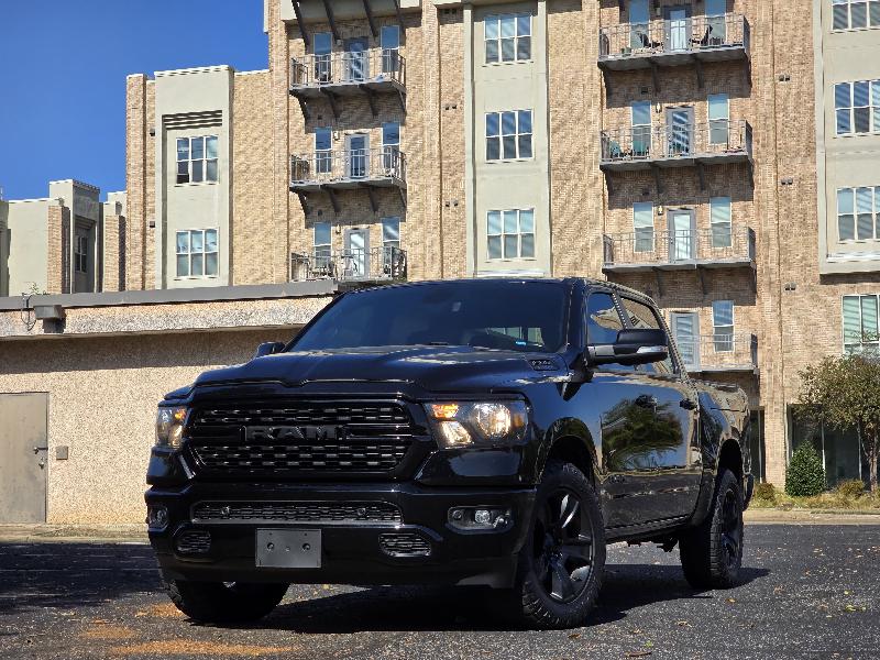 RAM 1500 Big Horn Crew Cab SWB 4WD 2022