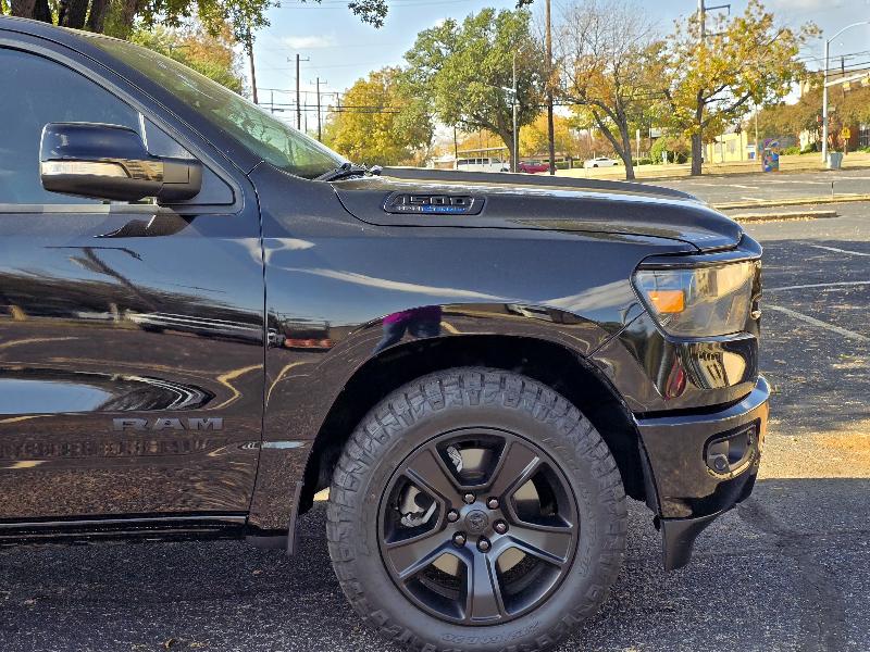 RAM 1500 Big Horn Crew Cab SWB 4WD 2022