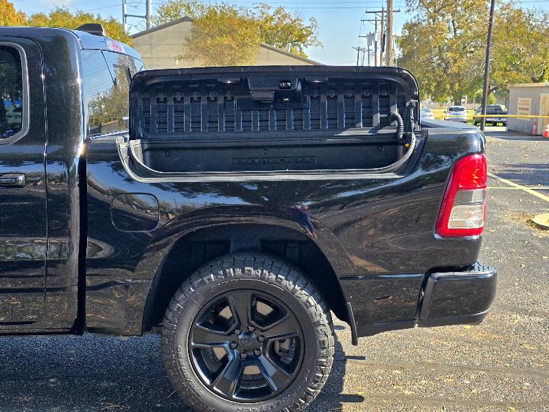 RAM 1500 Big Horn Crew Cab SWB 4WD 2022