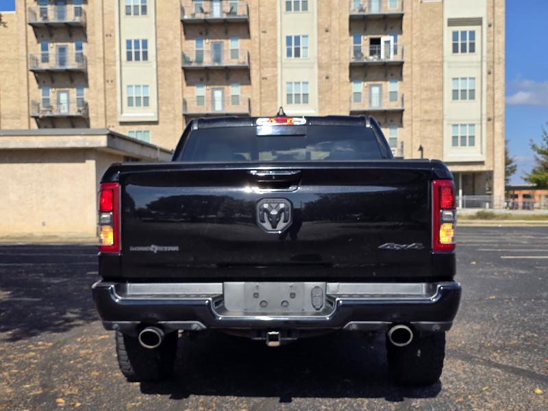 RAM 1500 Big Horn Crew Cab SWB 4WD 2022