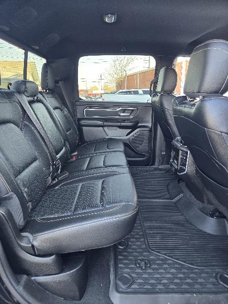 RAM 1500 Big Horn Crew Cab SWB 4WD 2022