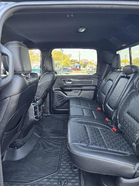 RAM 1500 Big Horn Crew Cab SWB 4WD 2022