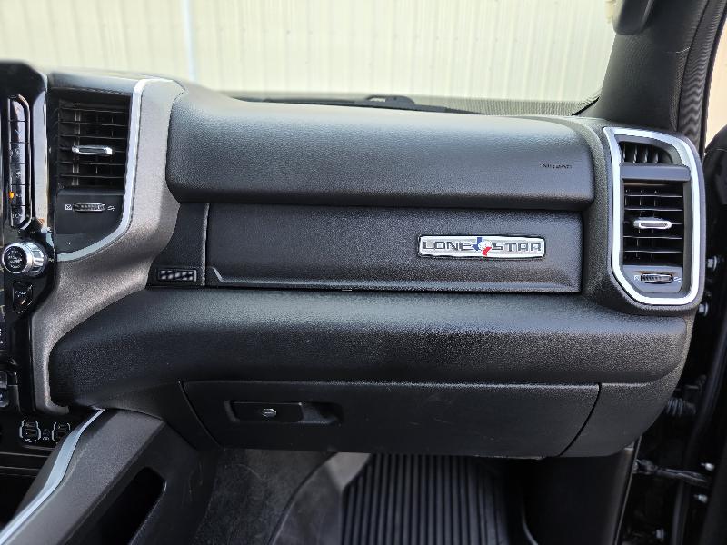 RAM 1500 Big Horn Crew Cab SWB 4WD 2022