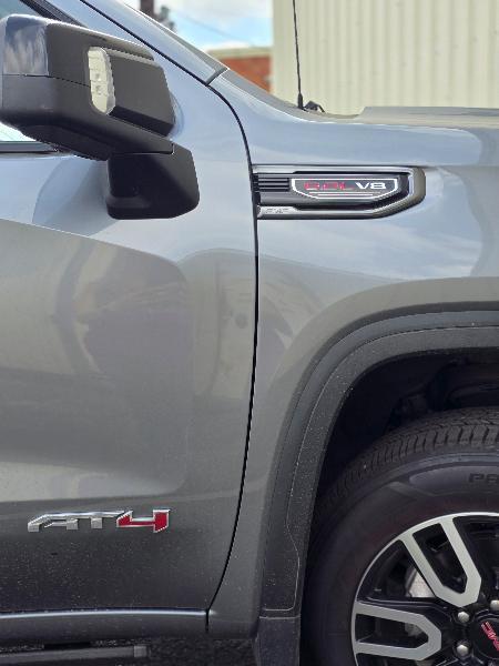 GMC Sierra 1500 AT4 Crew Cab Short Box 4WD 2021