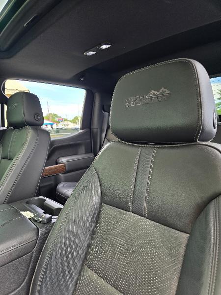Chevrolet Silverado 1500 High Country Crew Cab Long Box 4WD 2021