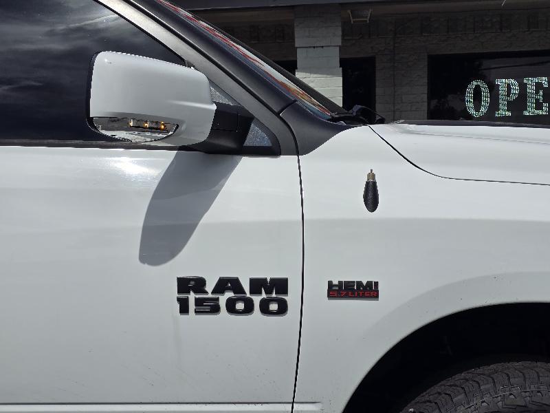 RAM 1500 Sport Crew Cab SWB 2WD 2016