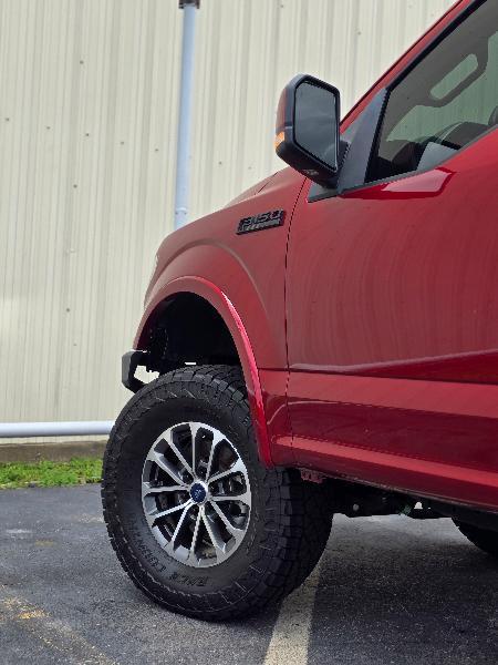Ford F-150 4WD SuperCrew 139" Lariat 2019