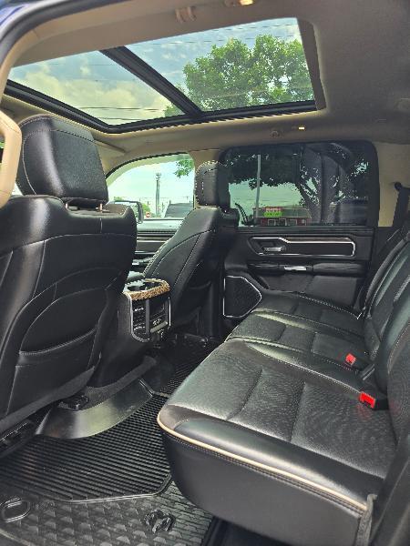 RAM 1500 Laramie Crew Cab SWB 4WD 2020