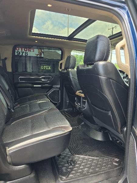 RAM 1500 Laramie Crew Cab SWB 4WD 2020