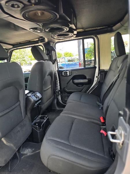 Jeep Wrangler Unlimited Sport 2018