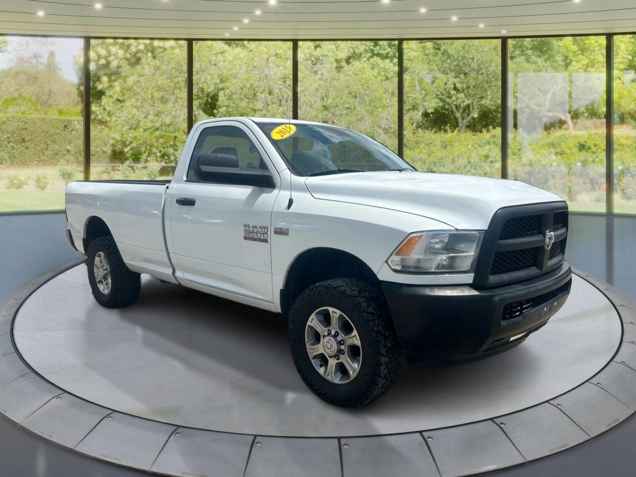 RAM 2500 2WD Reg Cab 140.5" Tradesman 2015