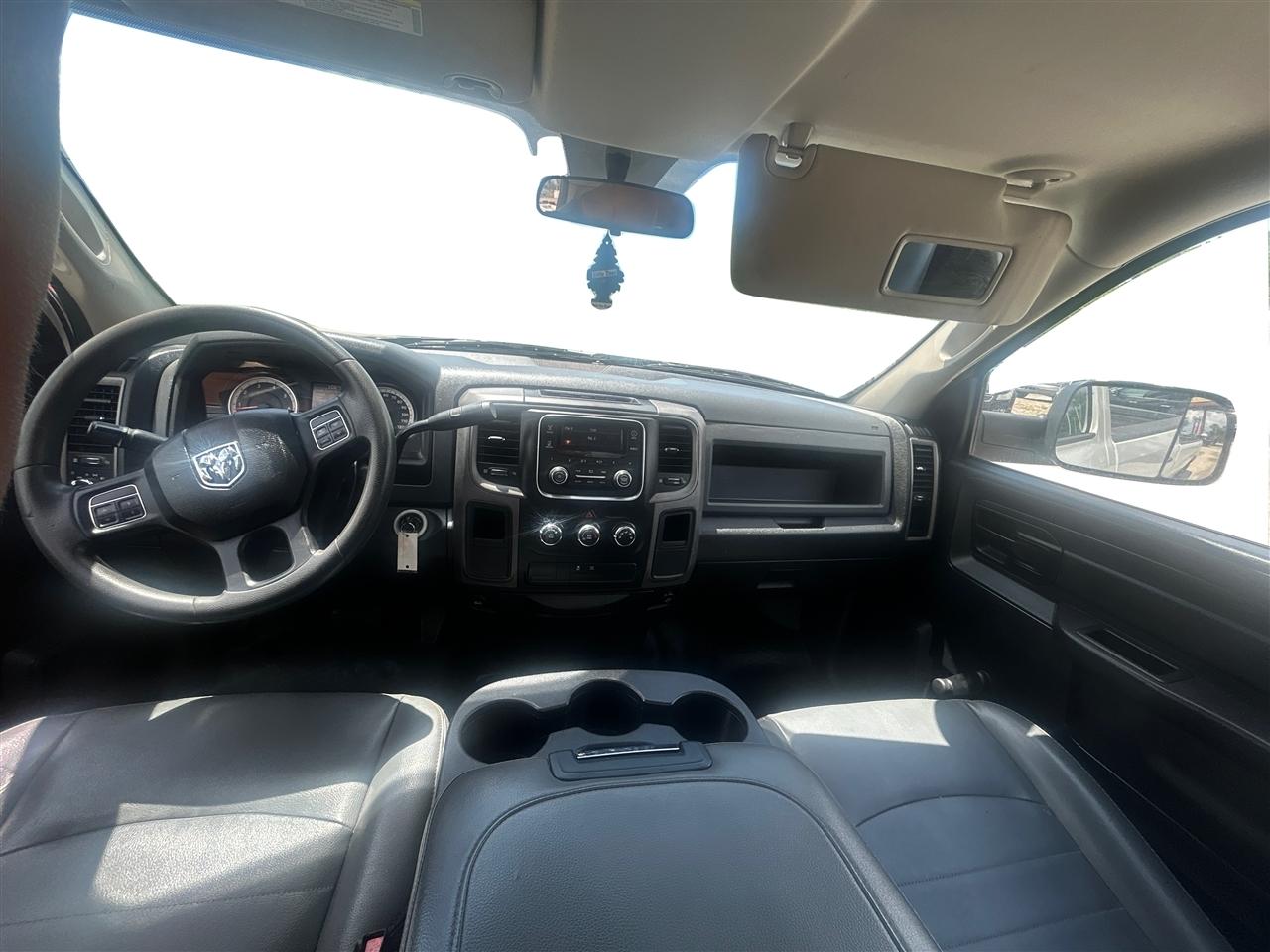 RAM 2500 2WD Reg Cab 140.5" Tradesman 2015