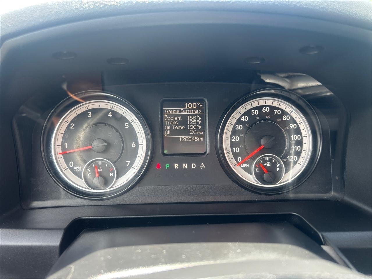 RAM 2500 2WD Reg Cab 140.5" Tradesman 2015