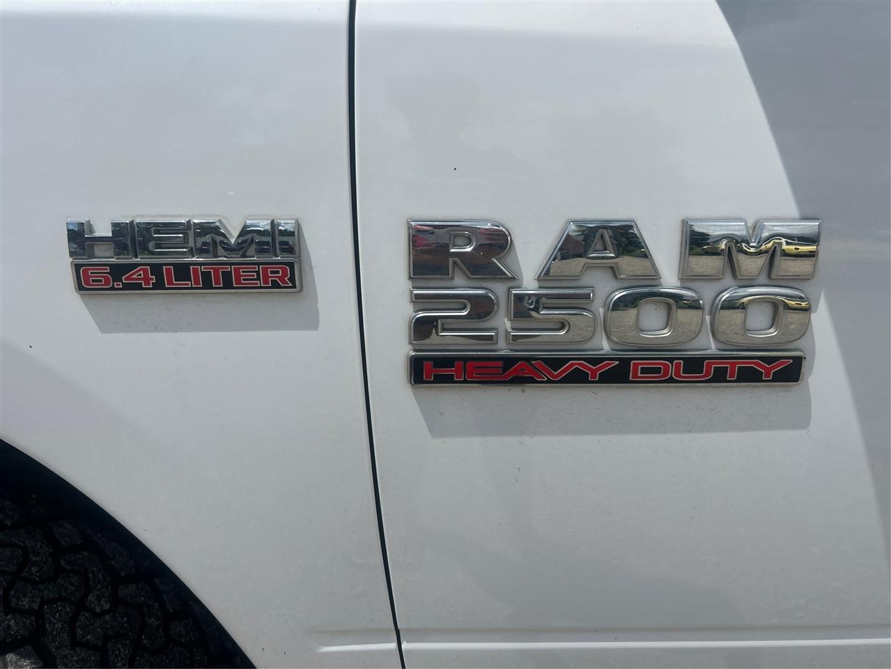 RAM 2500 2WD Reg Cab 140.5" Tradesman 2015