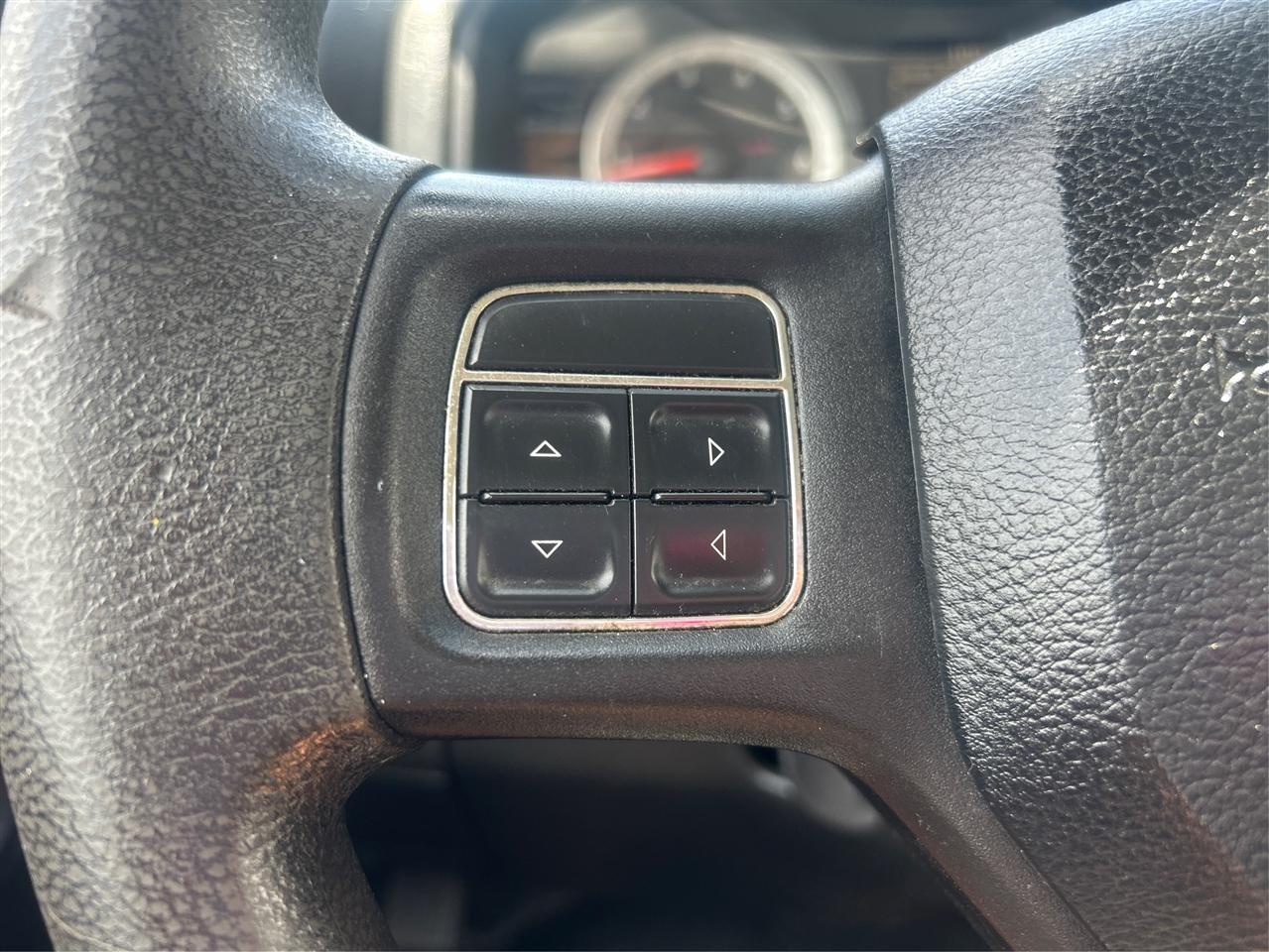 RAM 2500 2WD Reg Cab 140.5" Tradesman 2015