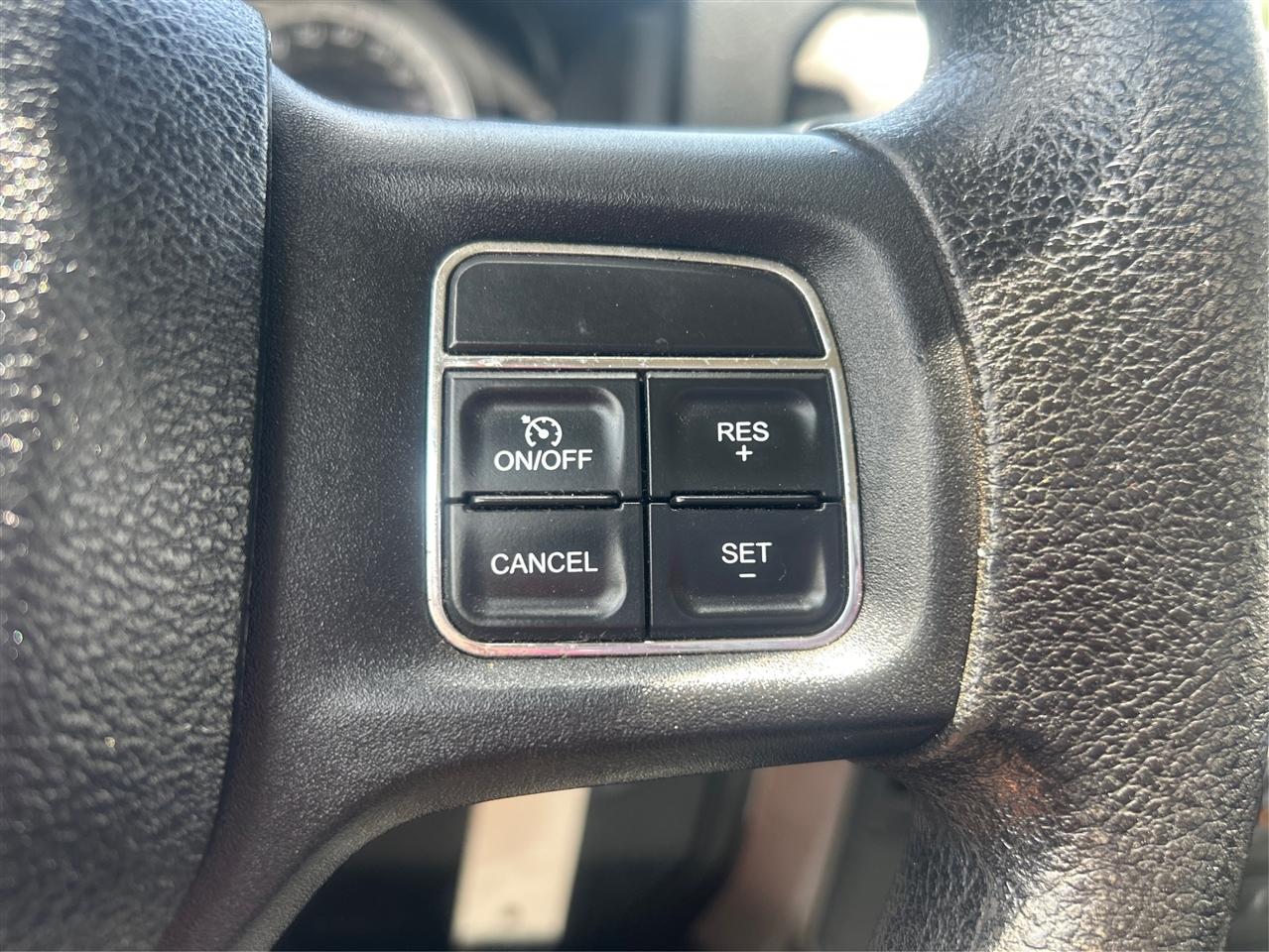 RAM 2500 2WD Reg Cab 140.5" Tradesman 2015
