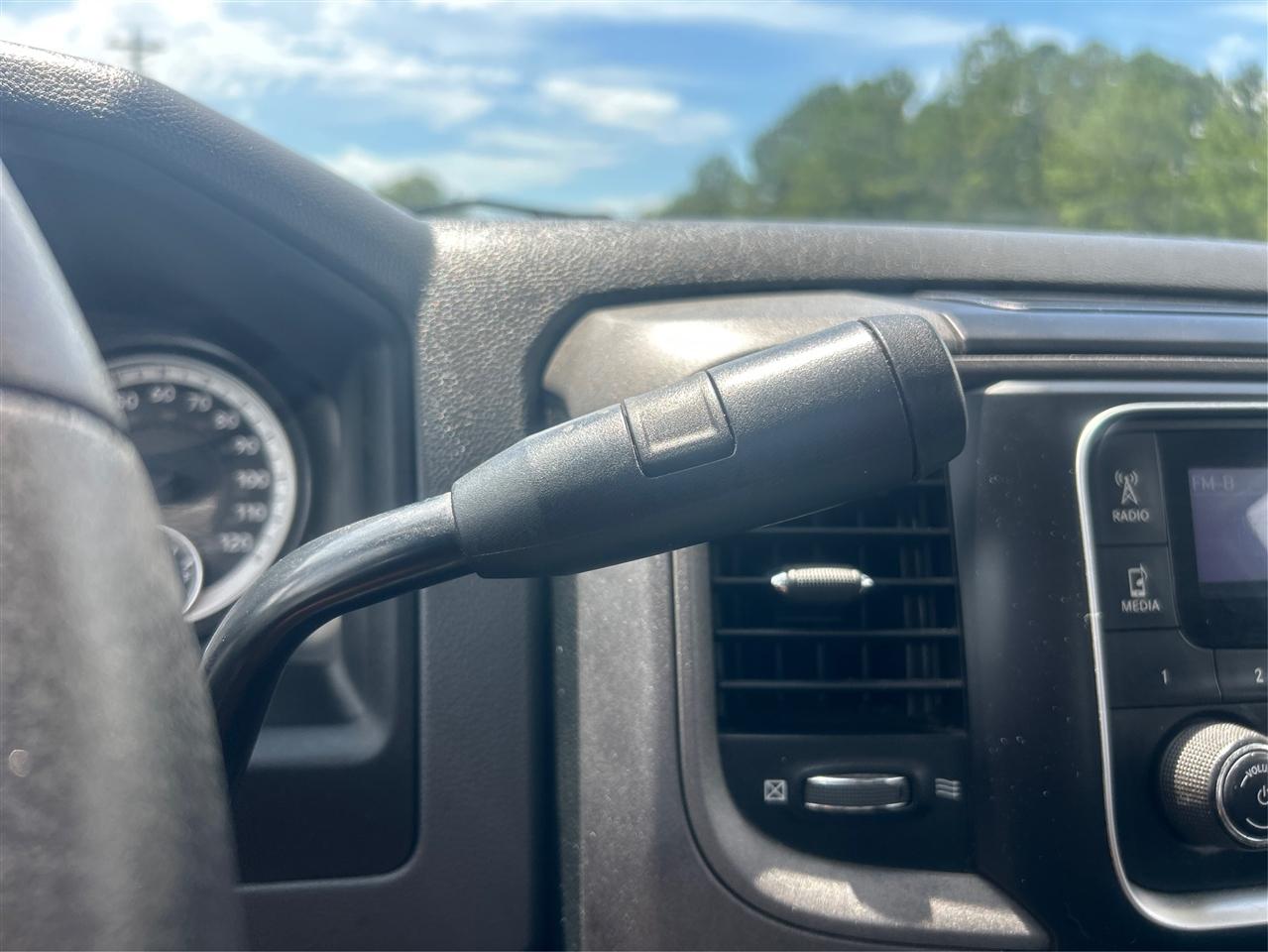 RAM 2500 2WD Reg Cab 140.5" Tradesman 2015