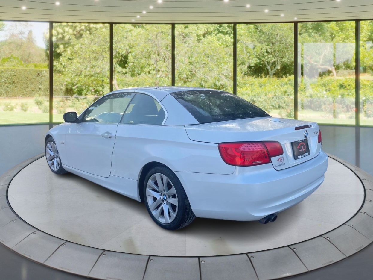 BMW 3-Series 328i Convertible - SULEV 2011