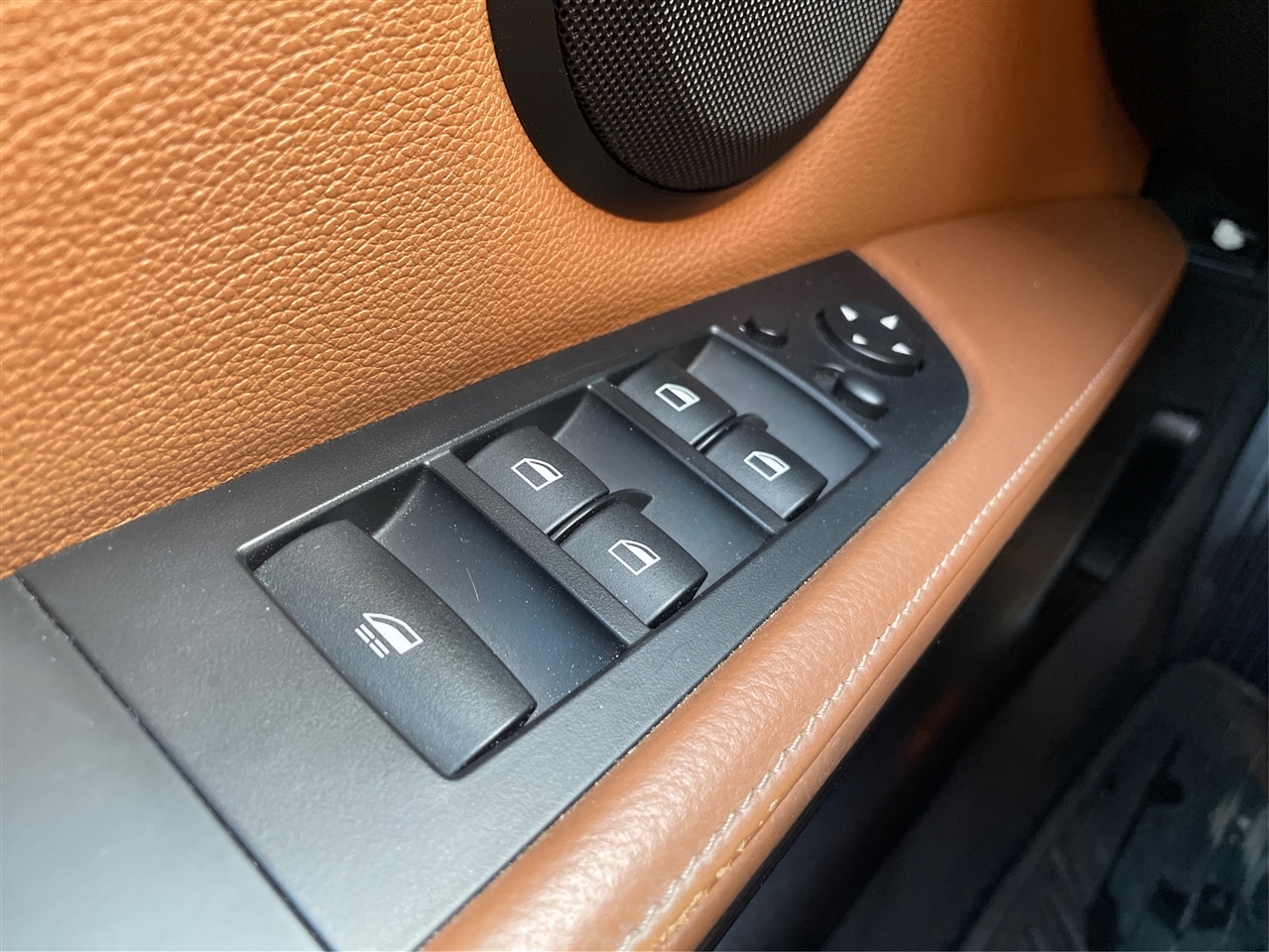 BMW 3-Series 328i Convertible - SULEV 2011