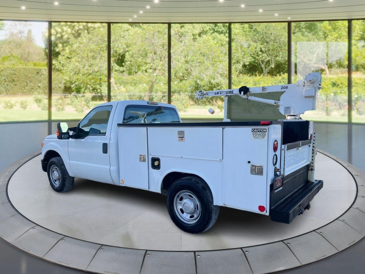 Ford F-250 SD 2WD Reg Cab 137" XLT 2015