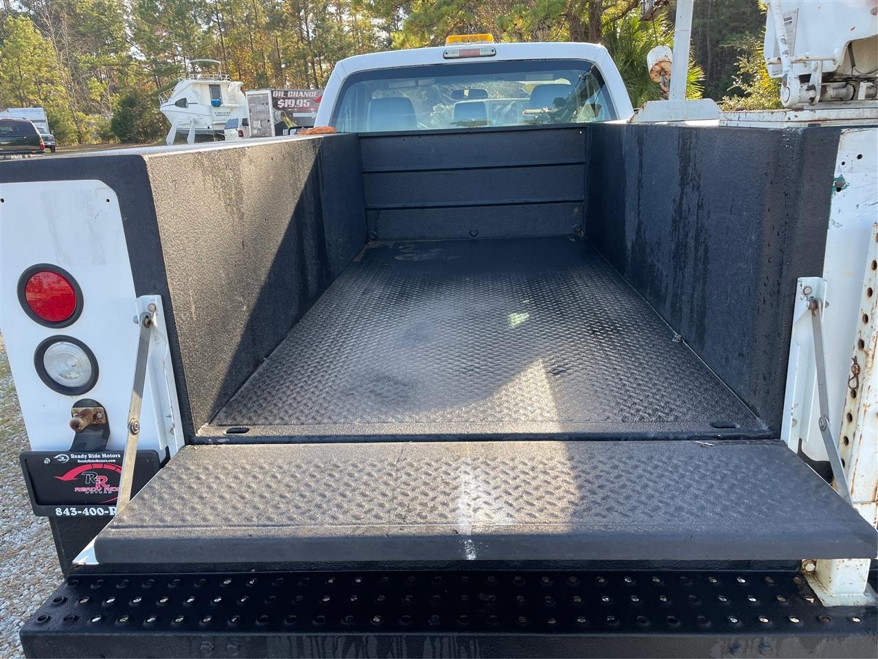 Ford F-250 SD 2WD Reg Cab 137" XLT 2015