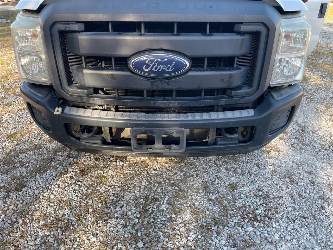 Ford F-250 SD 2WD Reg Cab 137" XLT 2015