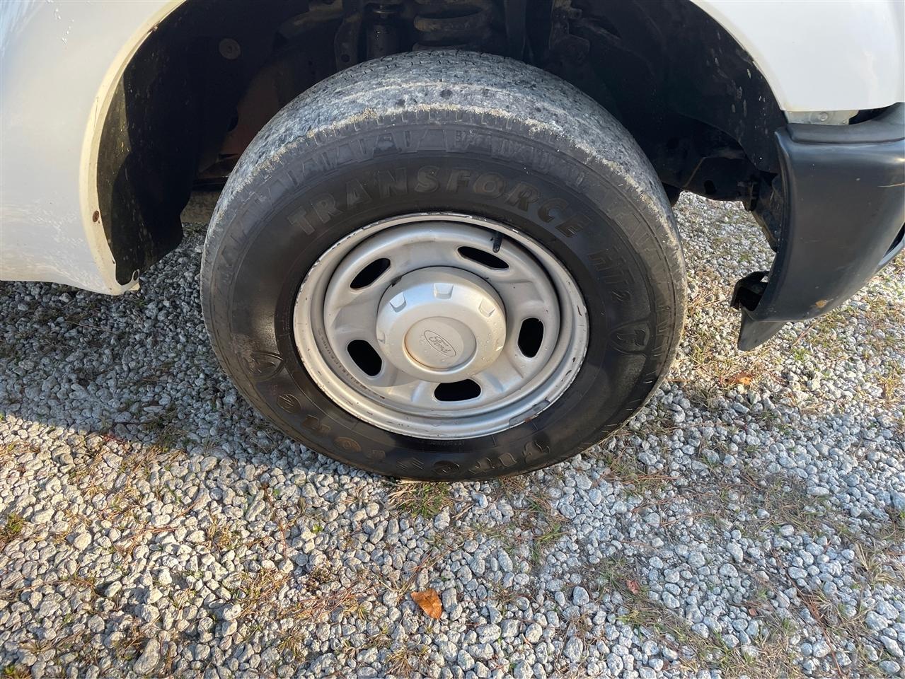 Ford F-250 SD 2WD Reg Cab 137" XLT 2015