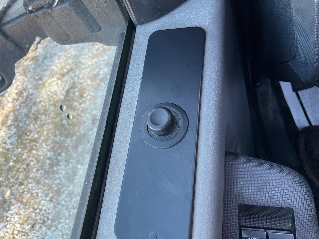 Ford F-250 SD 2WD Reg Cab 137" XLT 2015