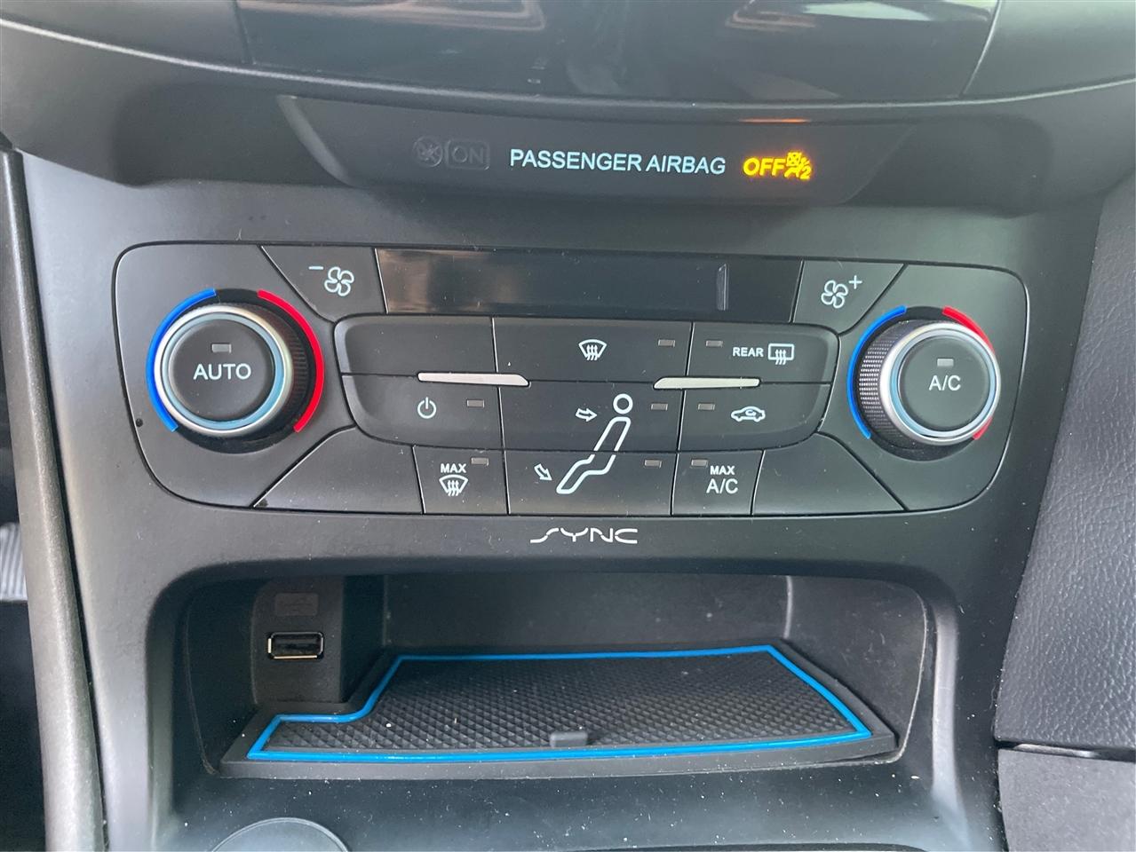 Ford Focus SEL Hatch 2018