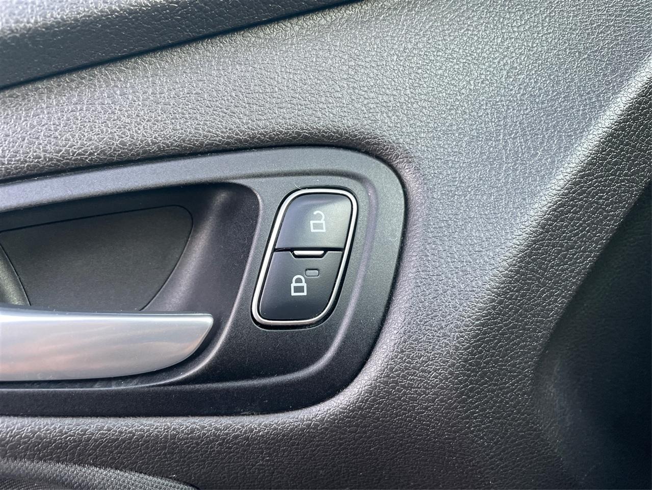 Ford Focus SEL Hatch 2018