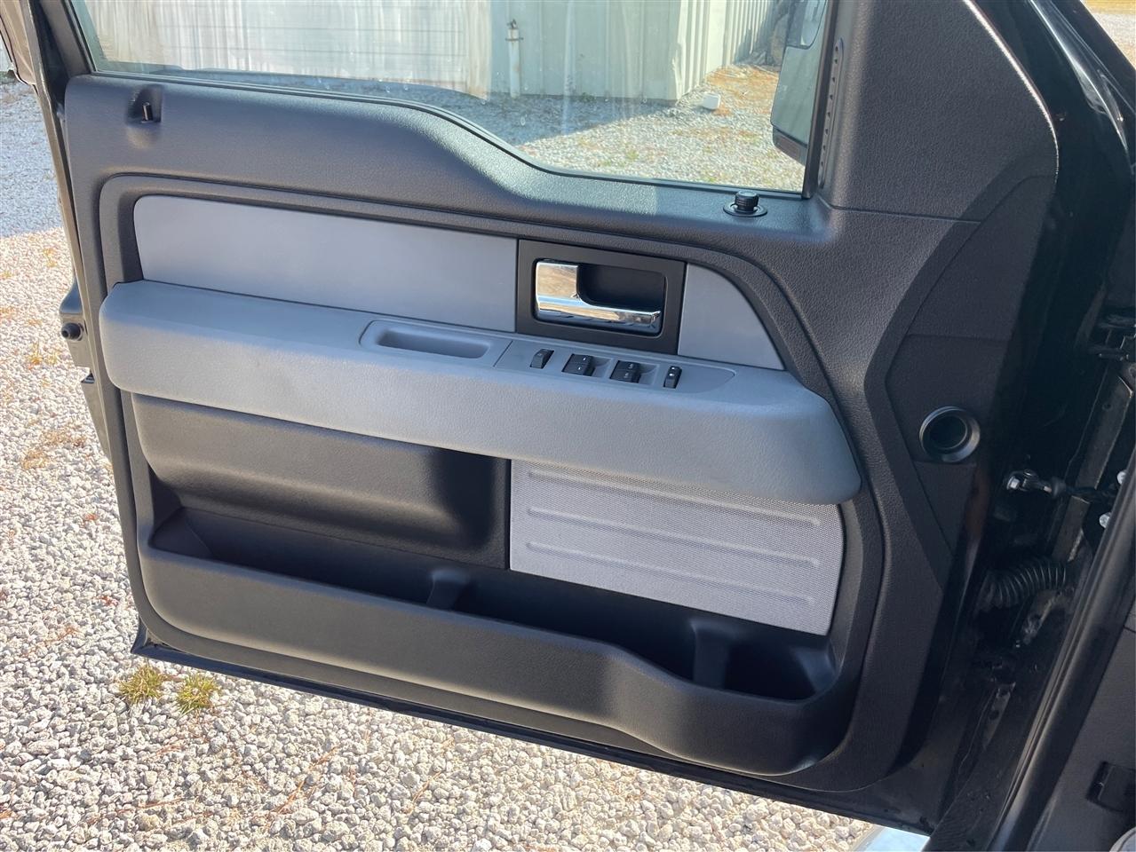 Ford F-150 2WD SuperCrew 145" XL 2014