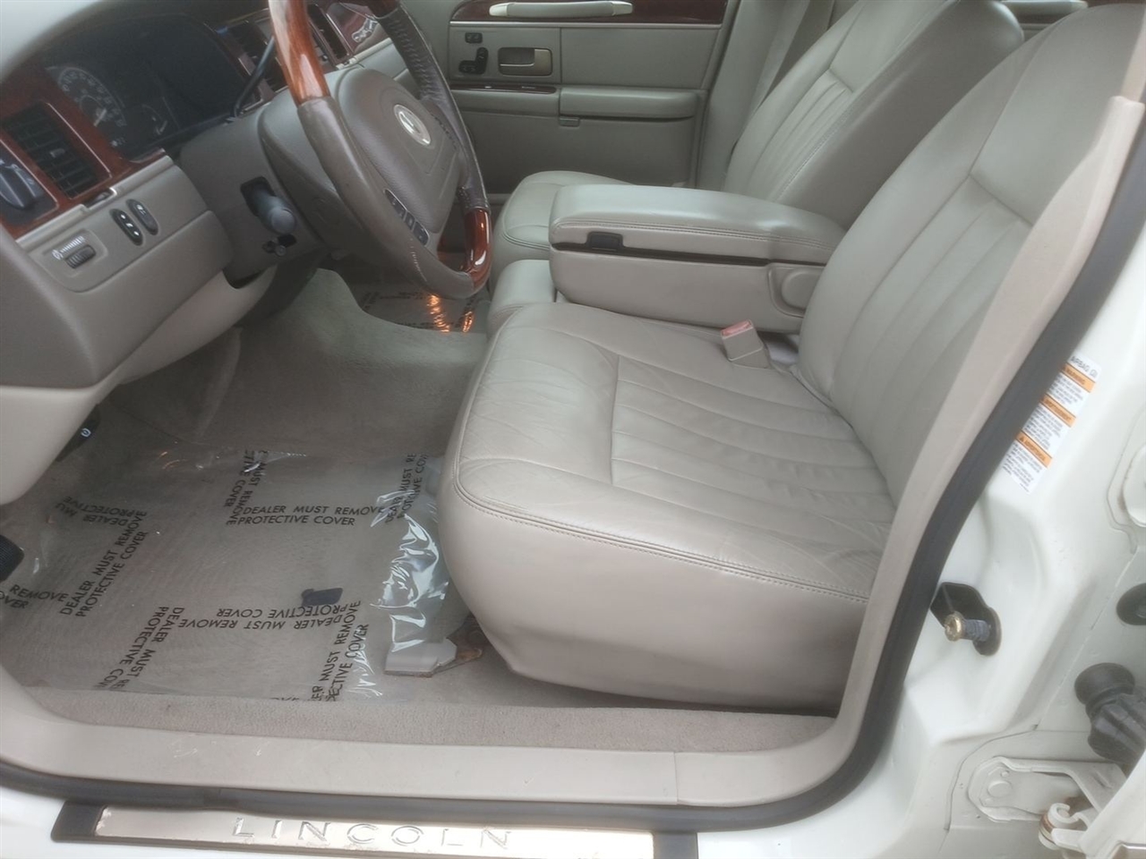 Lincoln Town Car Signature 2003