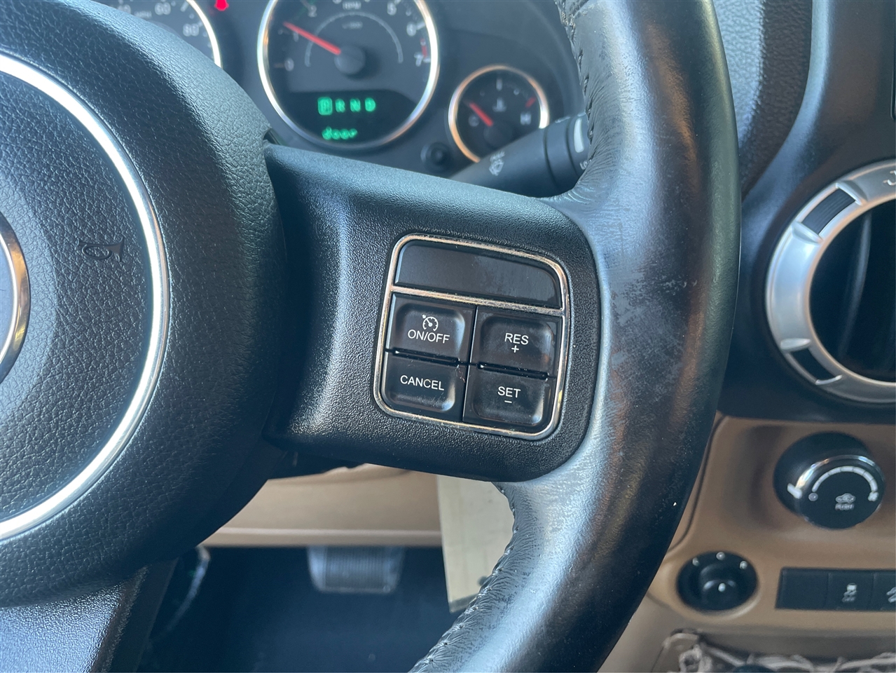 Jeep Wrangler Sahara 4WD 2012