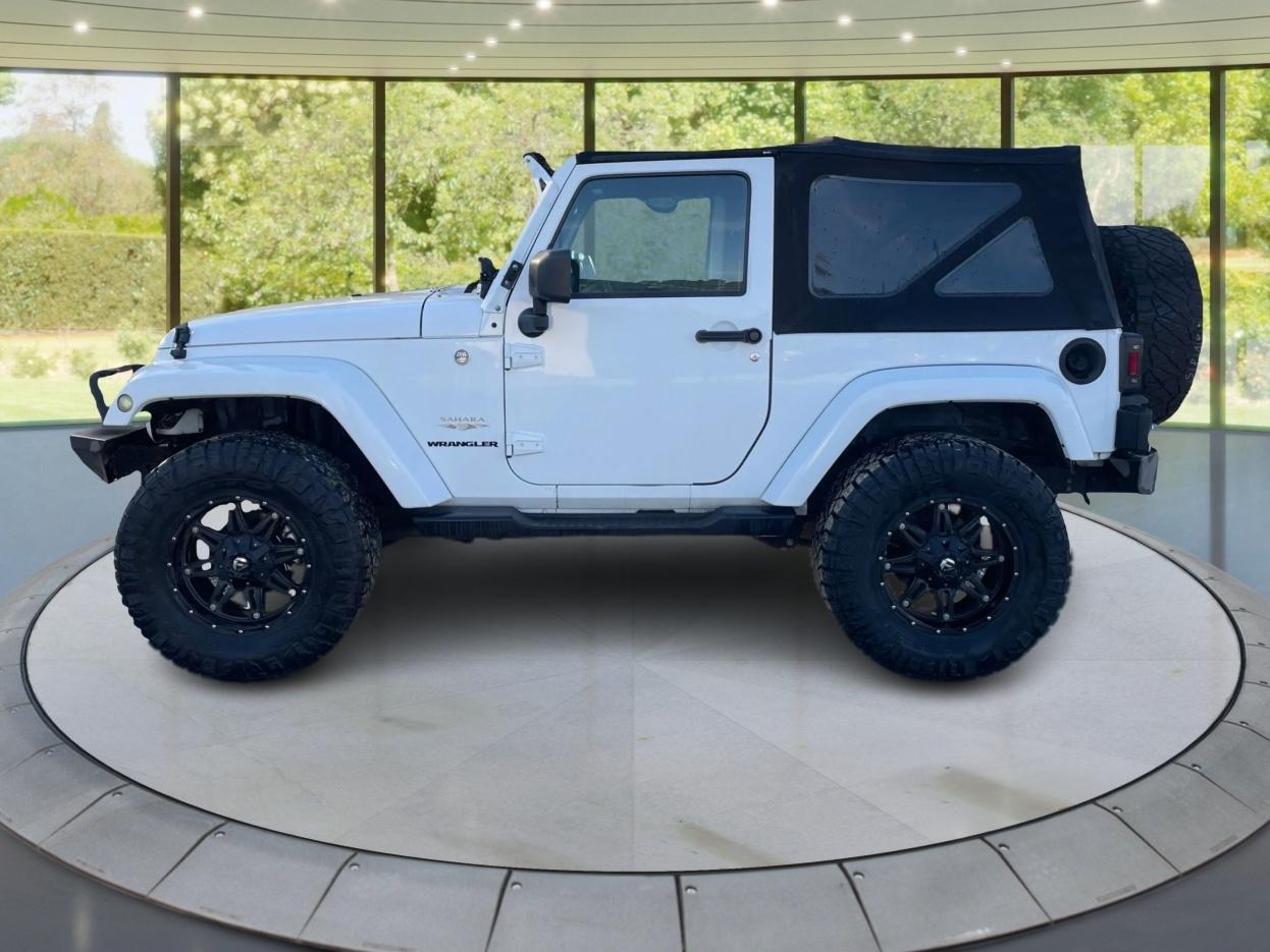 Jeep Wrangler 4WD 2dr Sahara 2012