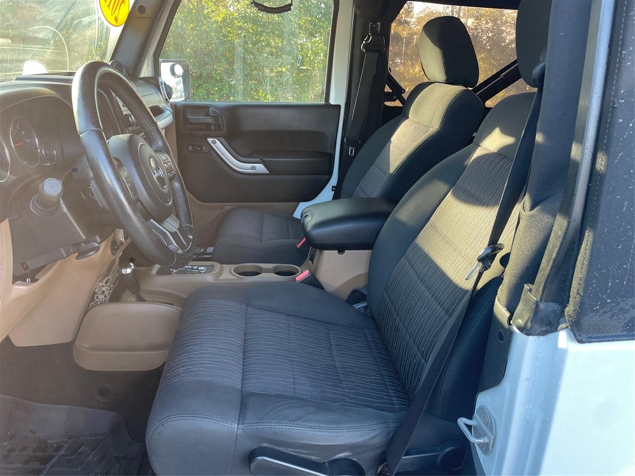 Jeep Wrangler 4WD 2dr Sahara 2012