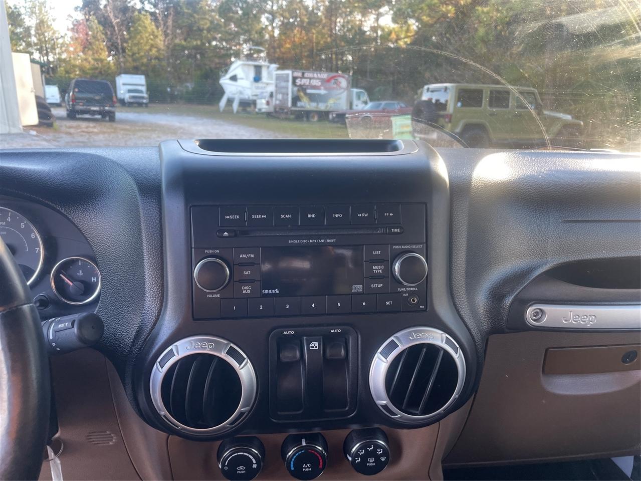 Jeep Wrangler 4WD 2dr Sahara 2012