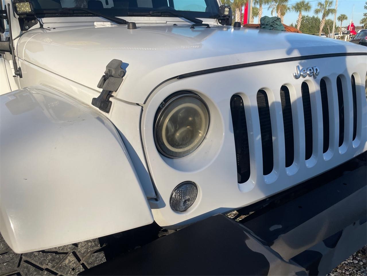 Jeep Wrangler 4WD 2dr Sahara 2012