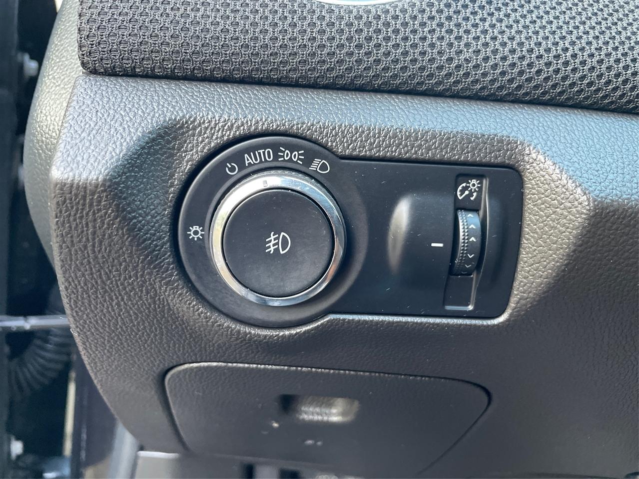 Chevrolet Cruze 4dr Sdn LTZ 2012