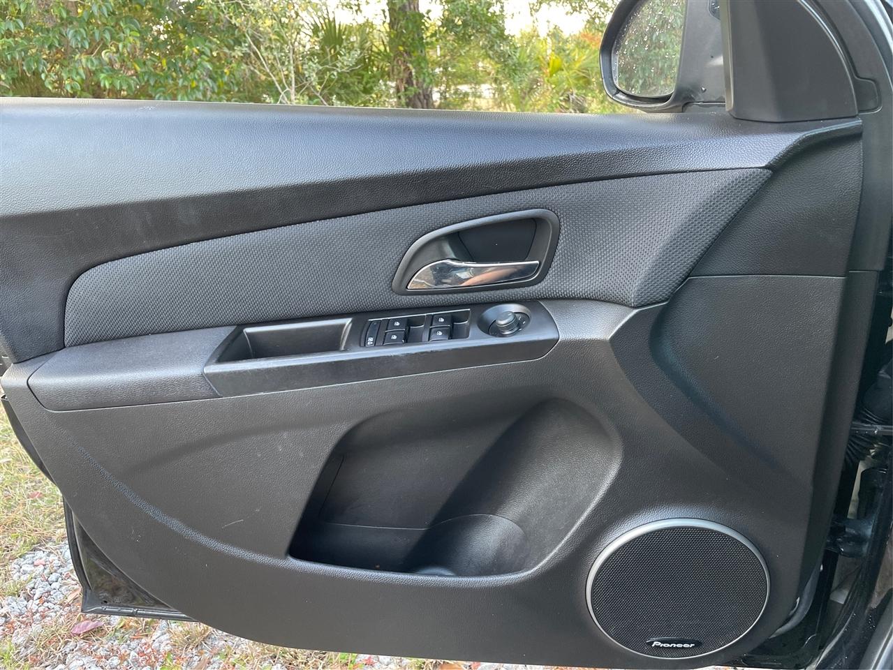 Chevrolet Cruze 4dr Sdn LTZ 2012