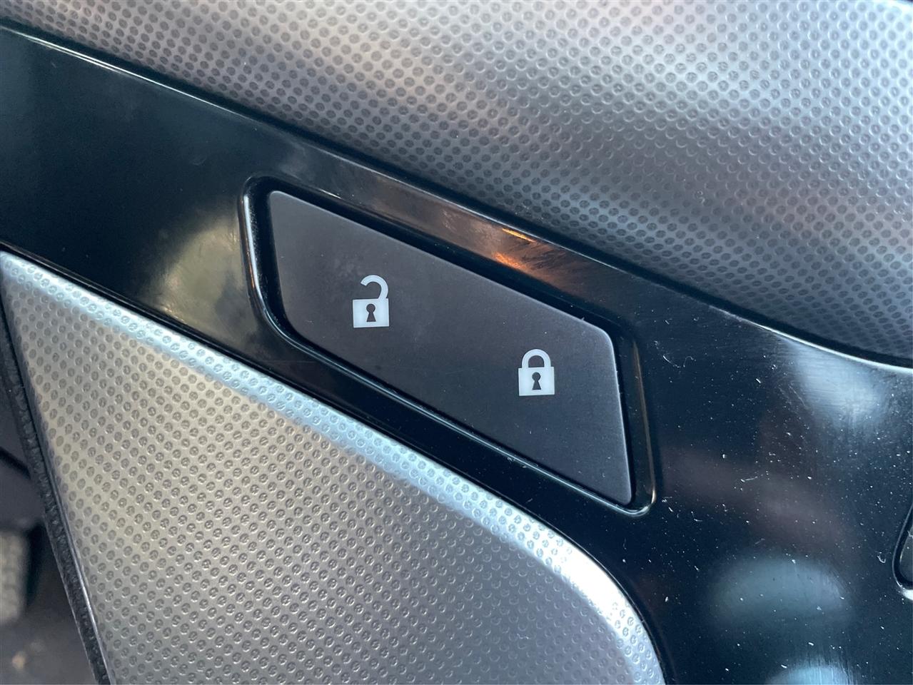 Chevrolet Cruze 4dr Sdn LTZ 2012