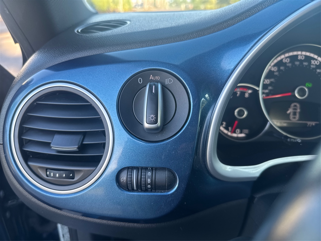 Volkswagen Beetle 1.8T PZEV 6A 2016