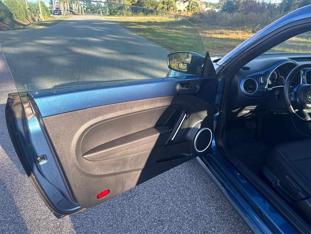 Volkswagen Beetle 2dr Auto 1.8T SE PZEV 2016