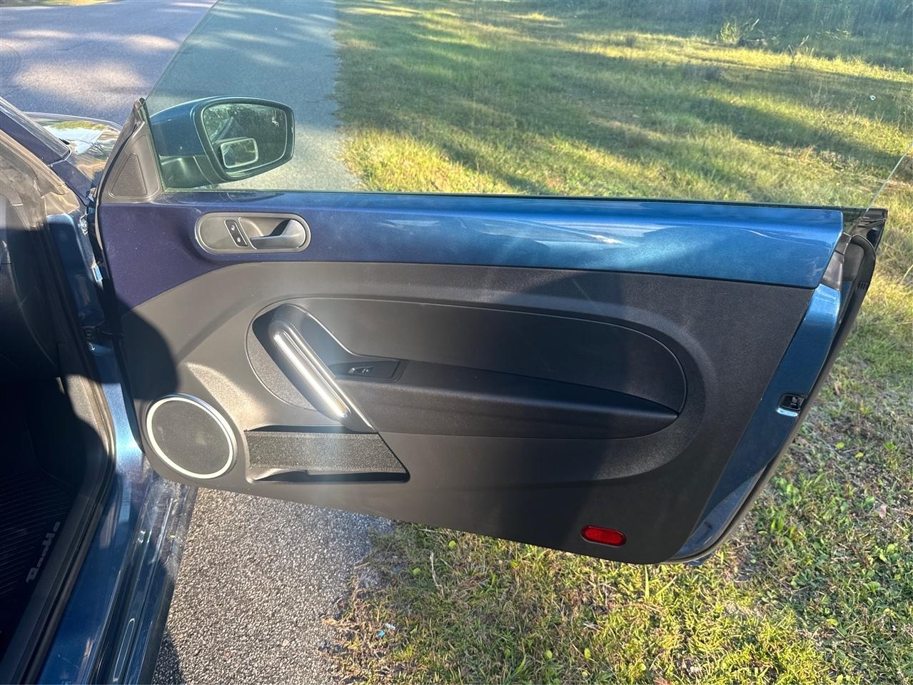 Volkswagen Beetle 2dr Auto 1.8T SE PZEV 2016