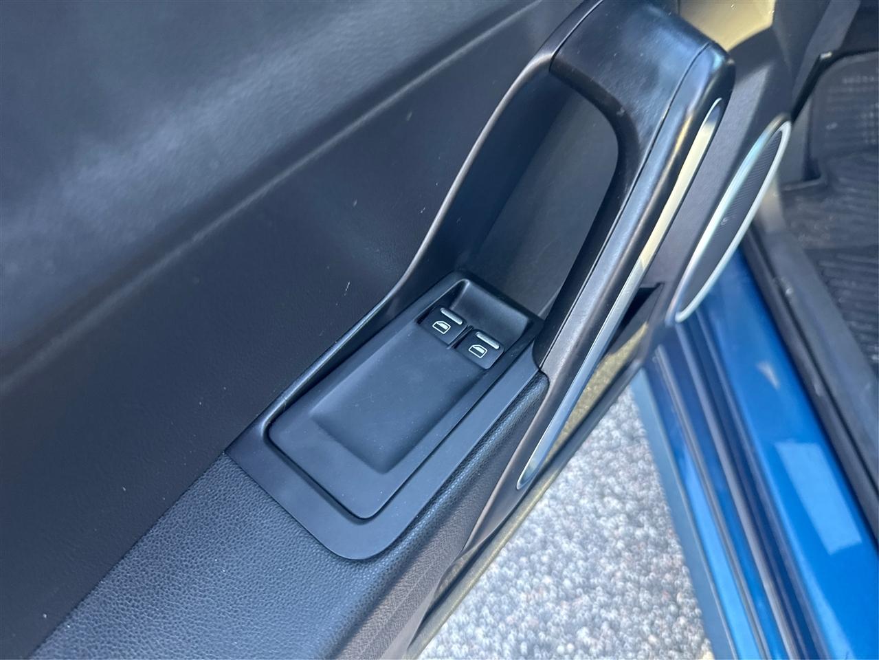 Volkswagen Beetle 2dr Auto 1.8T SE PZEV 2016